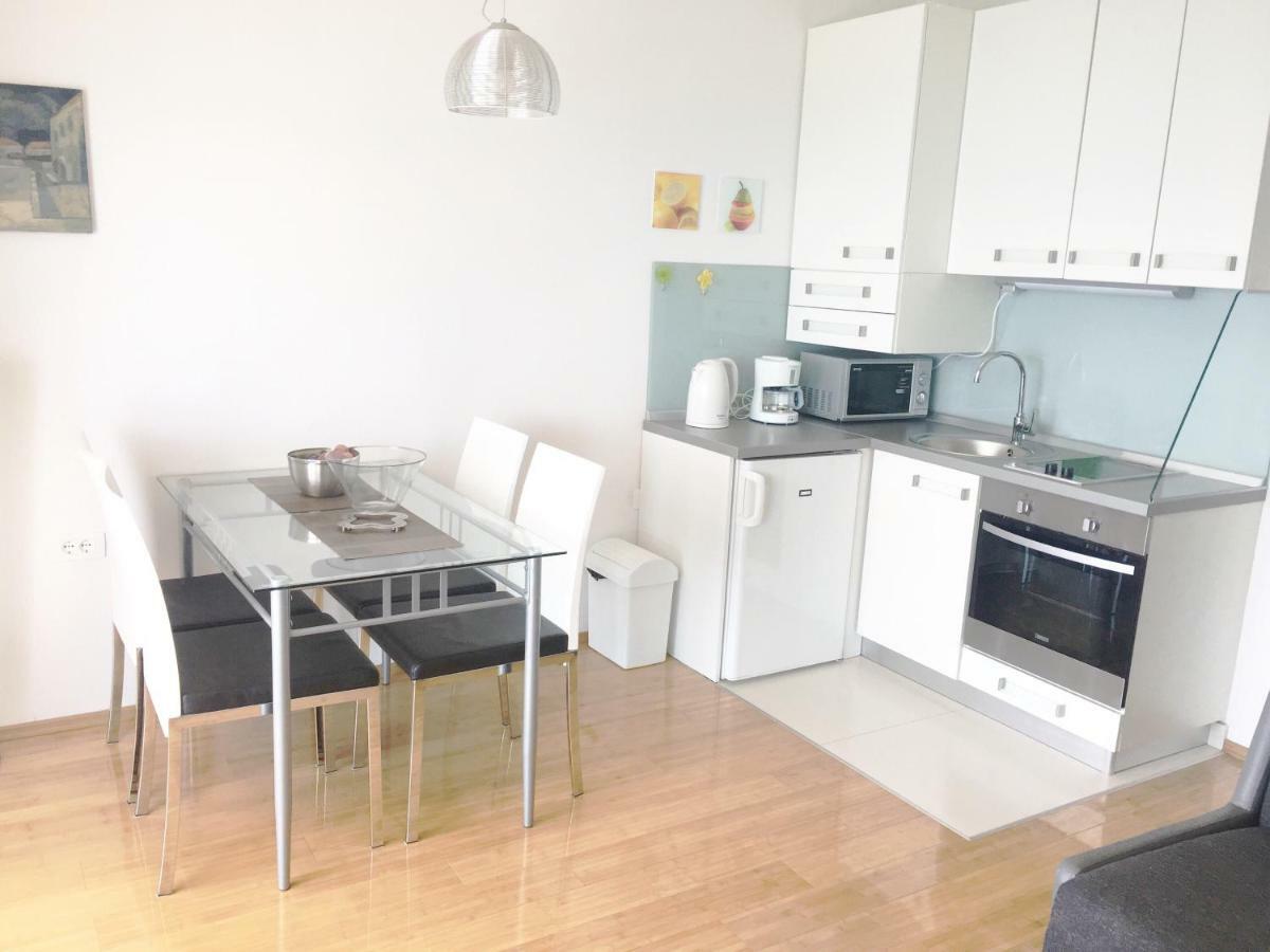 Apartment Sol - 5M From The Sea Drasnice Esterno foto